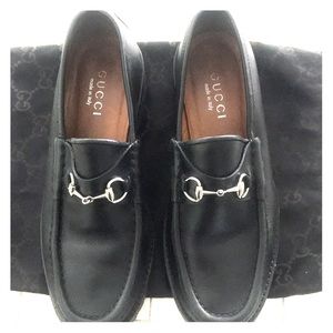Woman’s authentic Horsebit Gucci loafers!